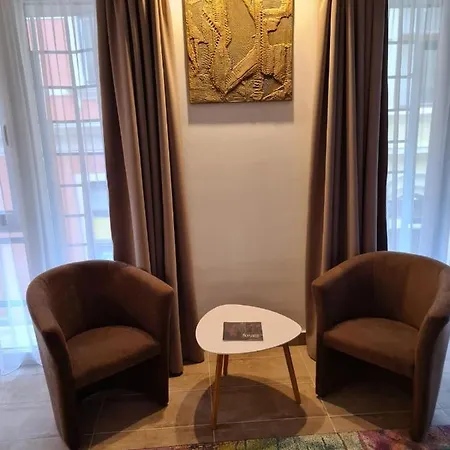 Lägenhet Center Apartmanhaz