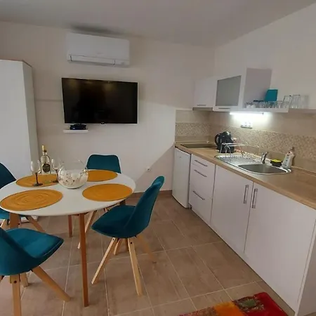 Center Apartmanhaz * Eger