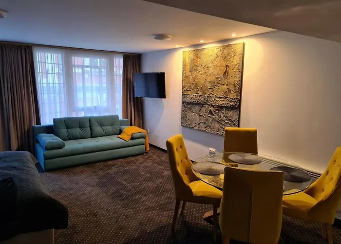 Lägenhet Center Apartmanhaz Eger