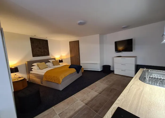 Center Apartmanhaz *