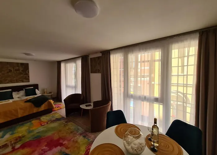 Center Apartmanhaz Lägenhet Eger