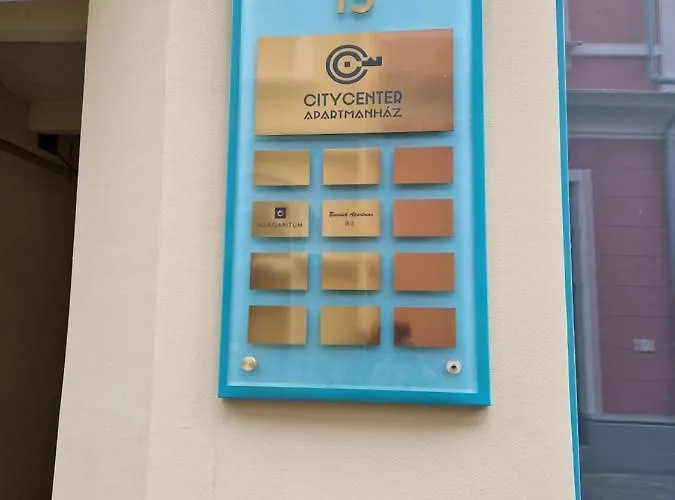 Center Apartmanhaz Lägenhet Eger