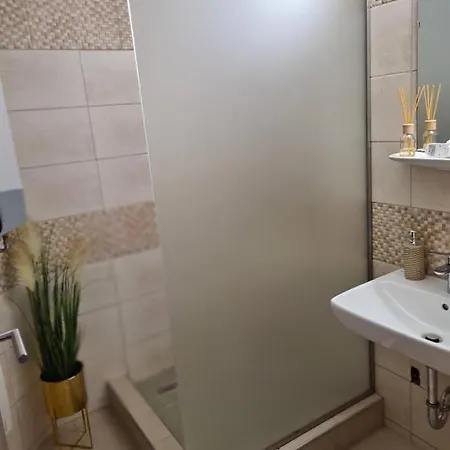 Apartament Center Apartmanhaz Eger