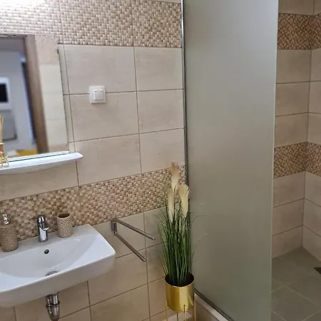 דירה Center Apartmanhaz אגר