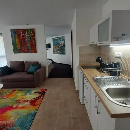 Center Apartmanhaz Eger