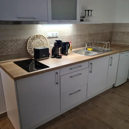 Center Apartmanhaz Eger