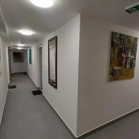 Center Apartmanhaz
