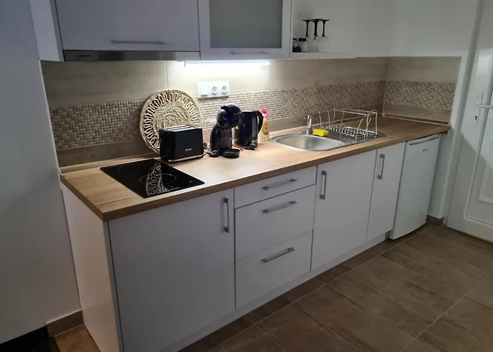 Center Apartmanhaz Eger